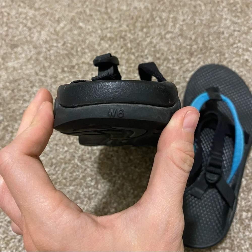Chacos Women's Blue and Black Slide On Adventure Sandals size 6